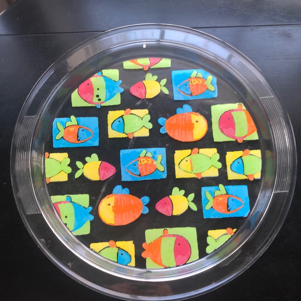 Plastic serving tray